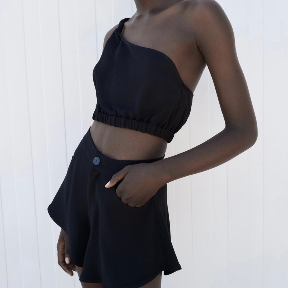 Asymmetric Top - Picture 2 of 2